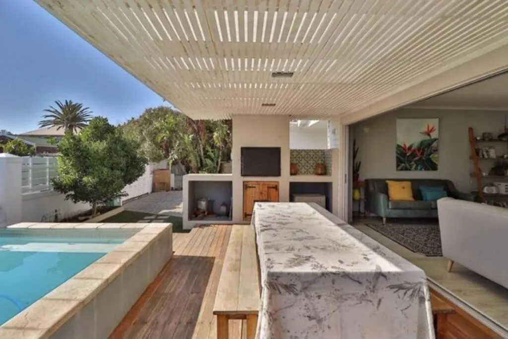Paradise Beach House With Pool And Parking Kommetjie 0*,  Güney Afrika
